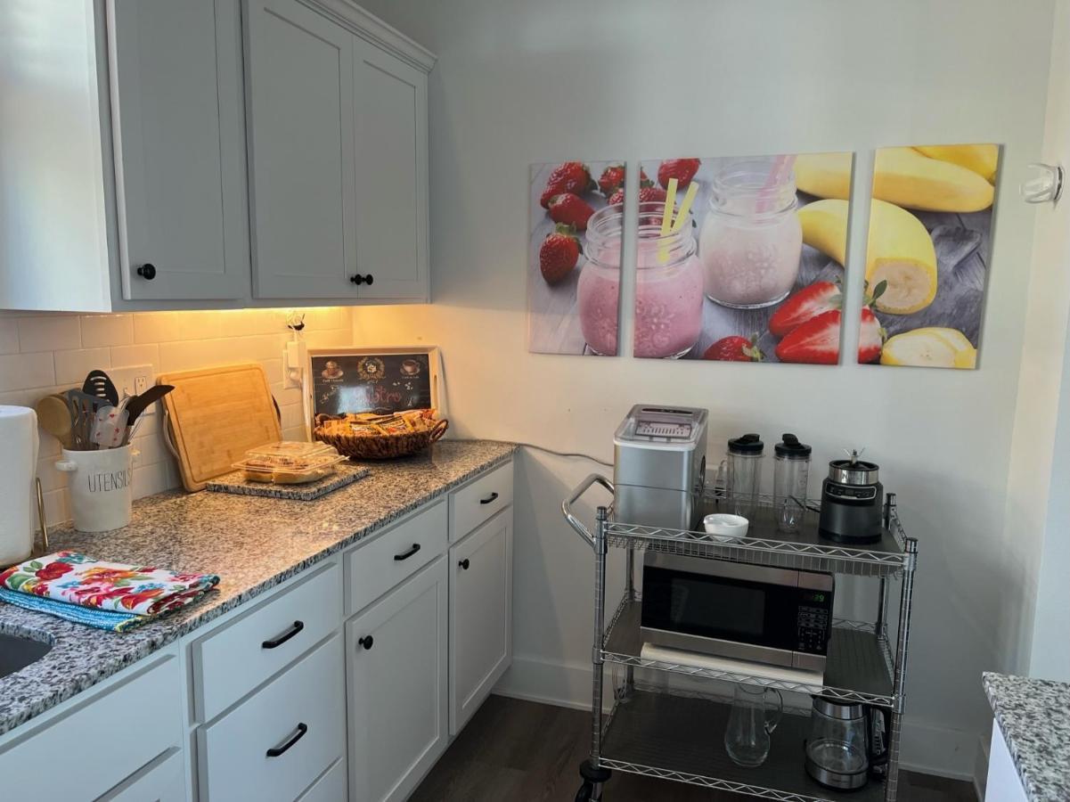 New Centennial Park Luxury Smart Home W Courtyard Fayetteville Εξωτερικό φωτογραφία