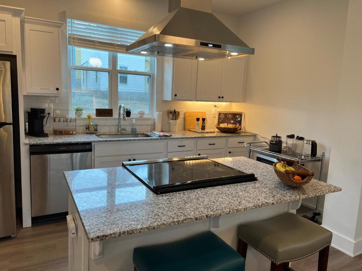 New Centennial Park Luxury Smart Home W Courtyard Fayetteville Εξωτερικό φωτογραφία